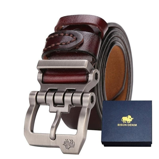 Cinto Bison Denim marrom em couro com fivela metálica e acabamento premium