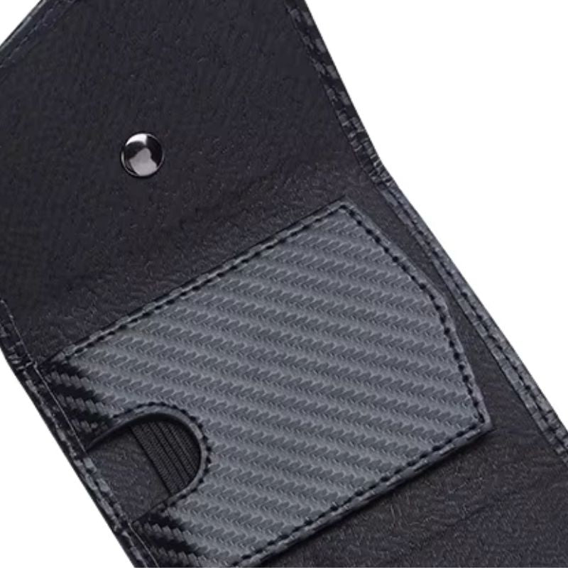 Detalhe dos compartimentos internos da carteira Bison Denim preta em couro legítimo